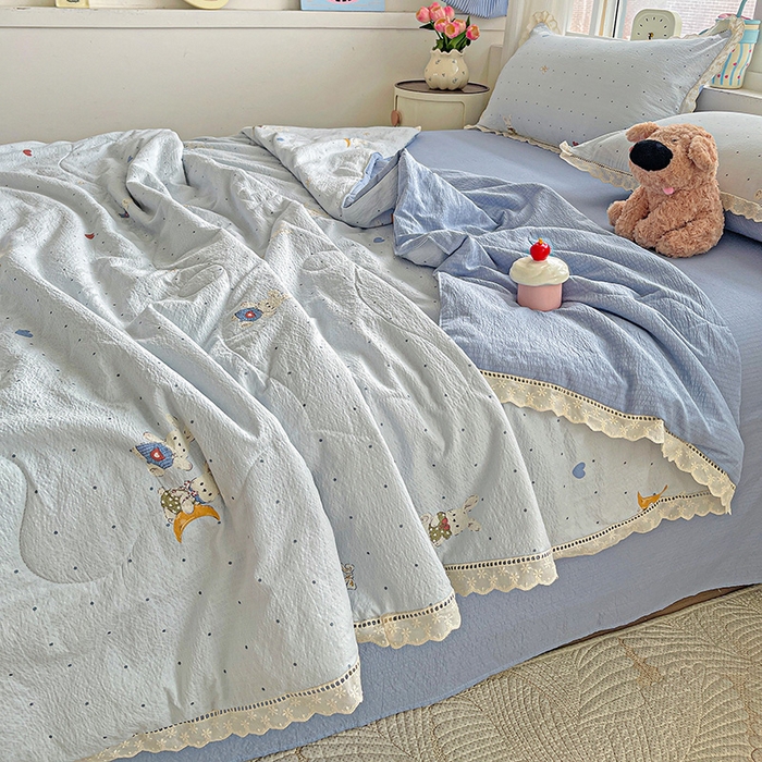 91家纺网 家纺一手货源 找家纺 恋之语 2025春夏新款云感全棉纯棉花边款夏被夏凉被空调被四件套套件