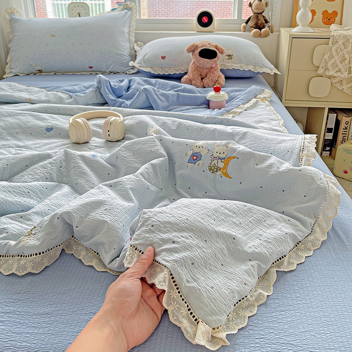 91家纺网 家纺一手货源 找家纺 恋之语 2025春夏新款云感全棉纯棉花边款夏被夏凉被空调被四件套套件