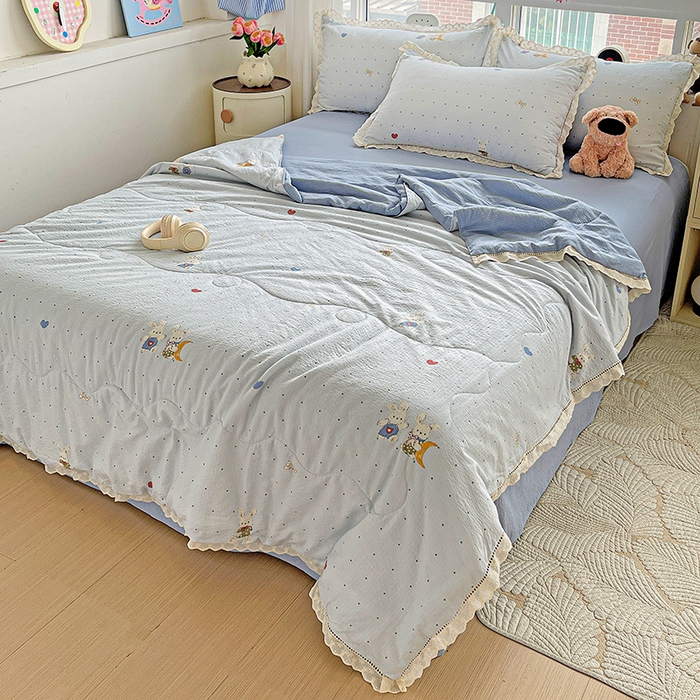 91家纺网 家纺一手货源 找家纺 恋之语 2025春夏新款云感全棉纯棉花边款夏被夏凉被空调被四件套套件