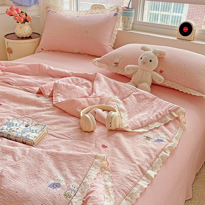 91家纺网 家纺一手货源 找家纺 恋之语 2025春夏新款云感全棉纯棉花边款夏被夏凉被空调被四件套套件