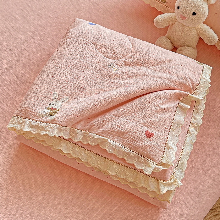 91家纺网 家纺一手货源 找家纺 恋之语 2025春夏新款云感全棉纯棉花边款夏被夏凉被空调被四件套套件