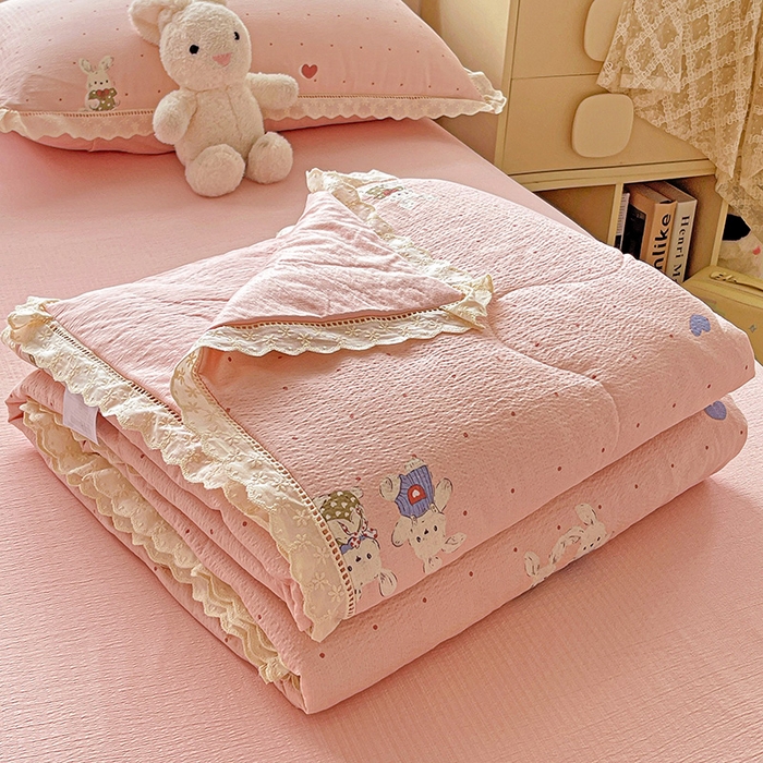 91家纺网 家纺一手货源 找家纺 恋之语 2025春夏新款云感全棉纯棉花边款夏被夏凉被空调被四件套套件