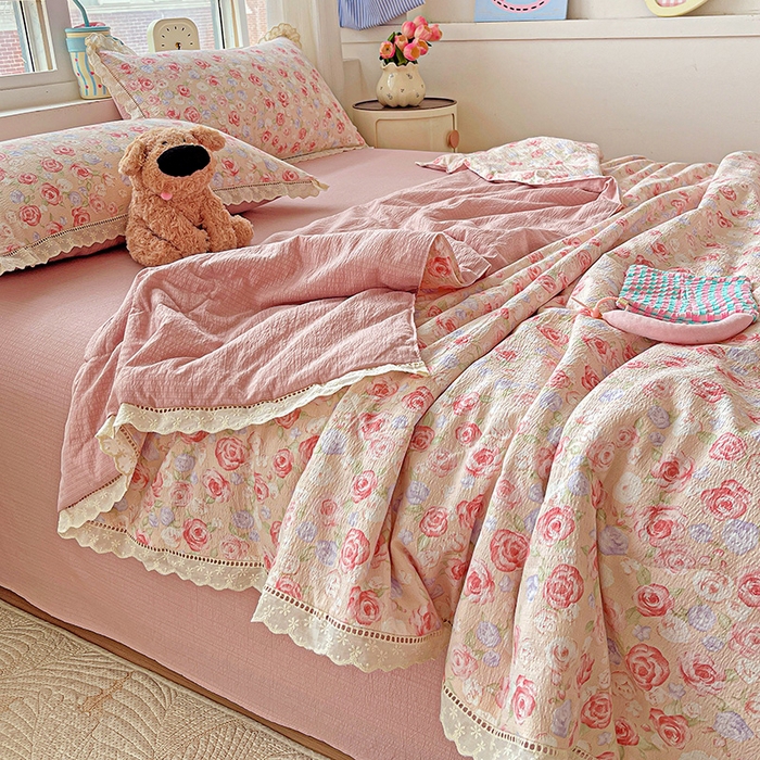 91家纺网 家纺一手货源 找家纺 恋之语 2025春夏新款云感全棉纯棉花边款夏被夏凉被空调被四件套套件