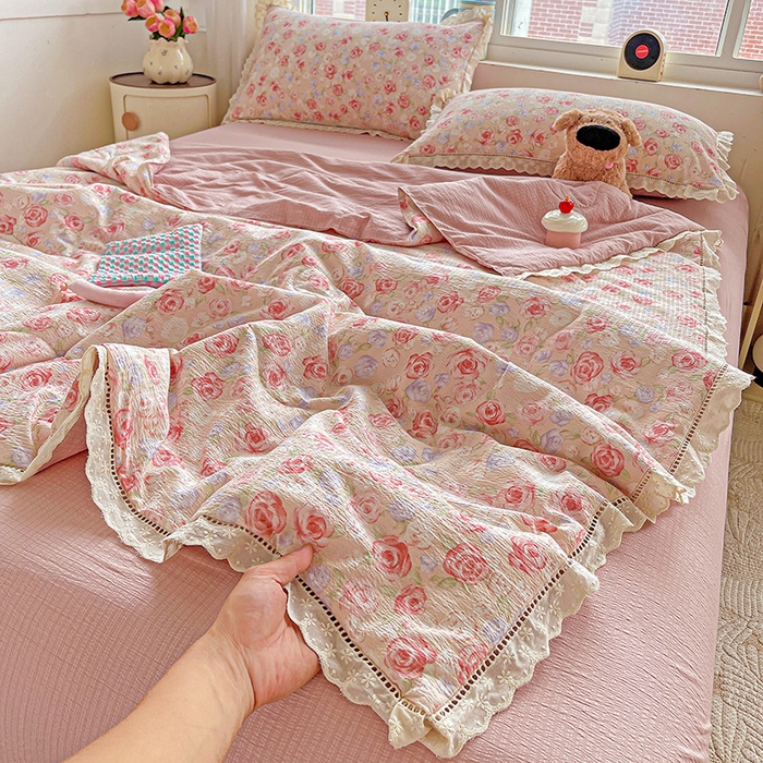 91家纺网 家纺一手货源 找家纺 恋之语 2025春夏新款云感全棉纯棉花边款夏被夏凉被空调被四件套套件