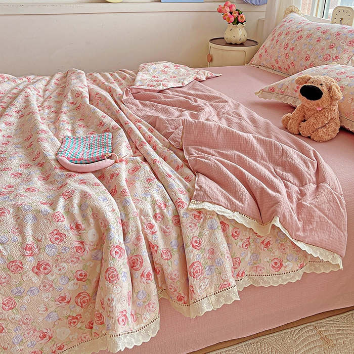 91家纺网 家纺一手货源 找家纺 恋之语 2025春夏新款云感全棉纯棉花边款夏被夏凉被空调被四件套套件