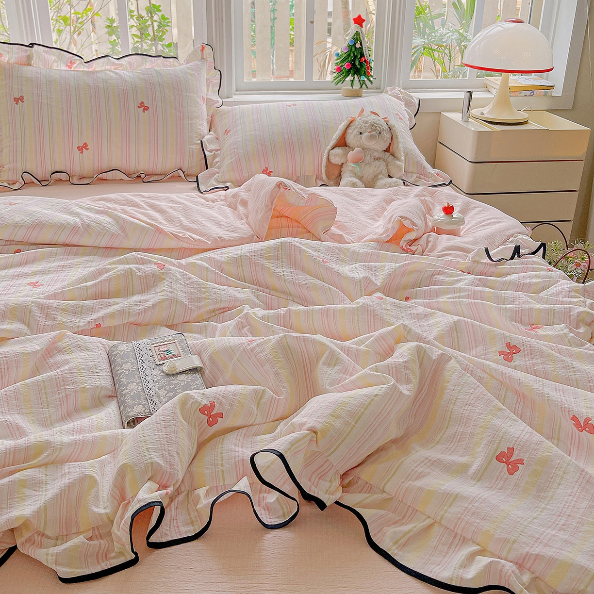 91家纺网 家纺一手货源 找家纺 暖芯优选 2025（优选）新款皱皱双层纱荷叶大花边夏被空调被夏凉被三件套 倾城之恋