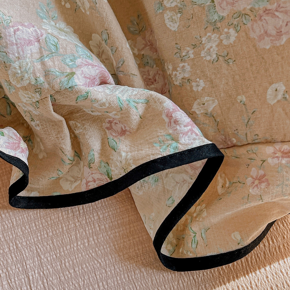 91家纺网 家纺一手货源 找家纺 暖芯优选 2025（优选）新款皱皱双层纱荷叶大花边夏被空调被夏凉被三件套 朝花夕拾