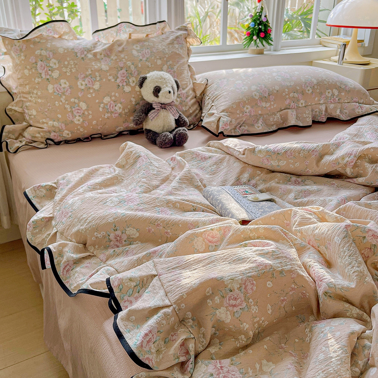 91家纺网 家纺一手货源 找家纺 暖芯优选 2025（优选）新款皱皱双层纱荷叶大花边夏被空调被夏凉被三件套 朝花夕拾