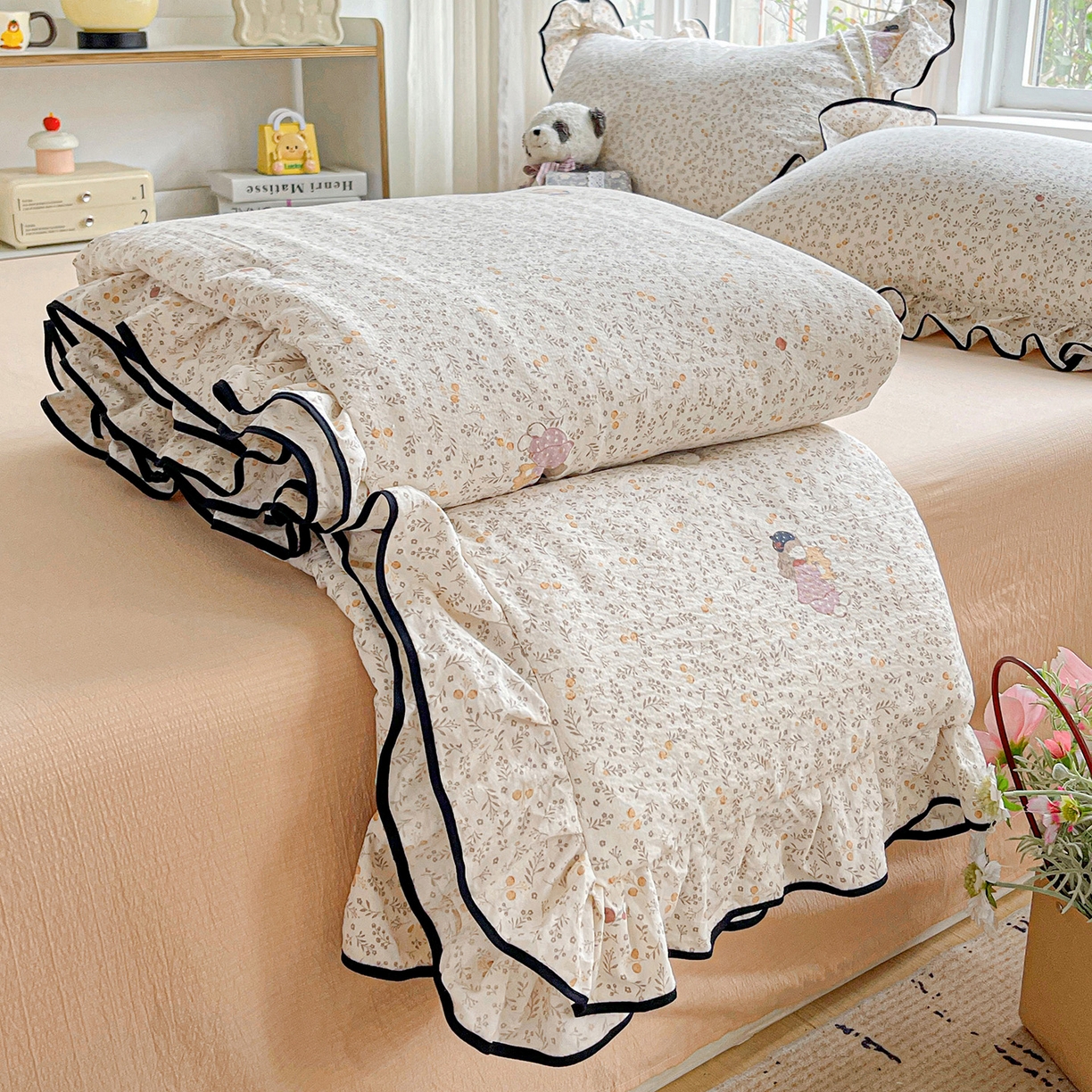 91家纺网 家纺一手货源 找家纺 暖芯优选 2025（优选）新款皱皱双层纱荷叶大花边夏被空调被夏凉被三件套 春日初见