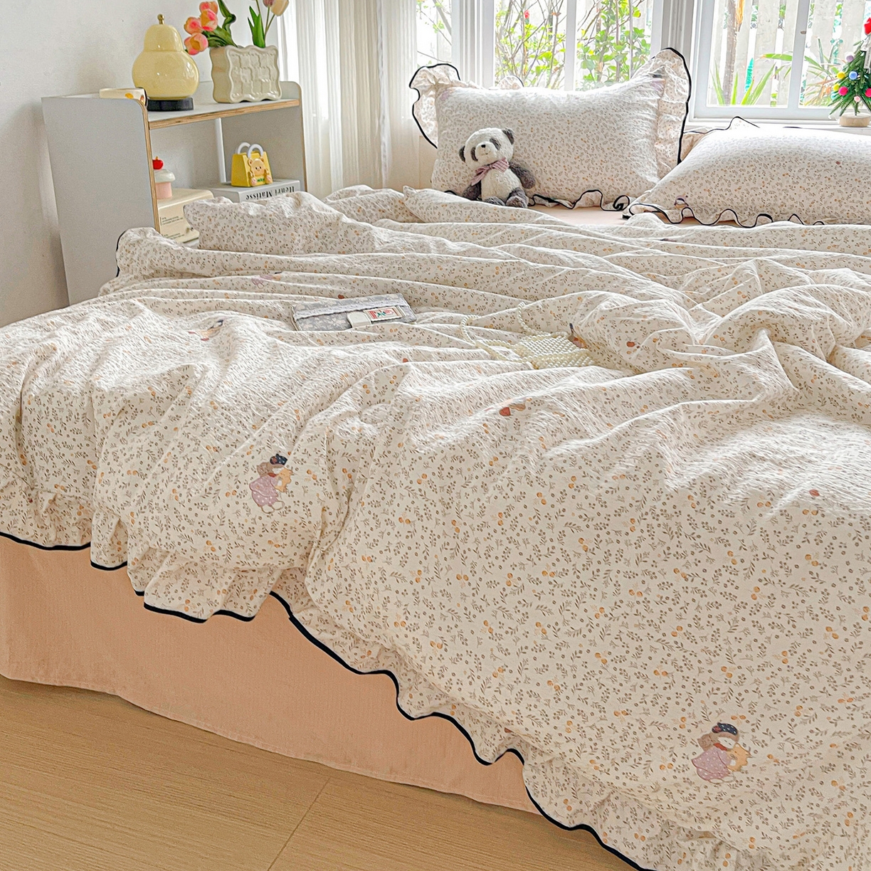 91家纺网 家纺一手货源 找家纺 暖芯优选 2025（优选）新款皱皱双层纱荷叶大花边夏被空调被夏凉被三件套 春日初见