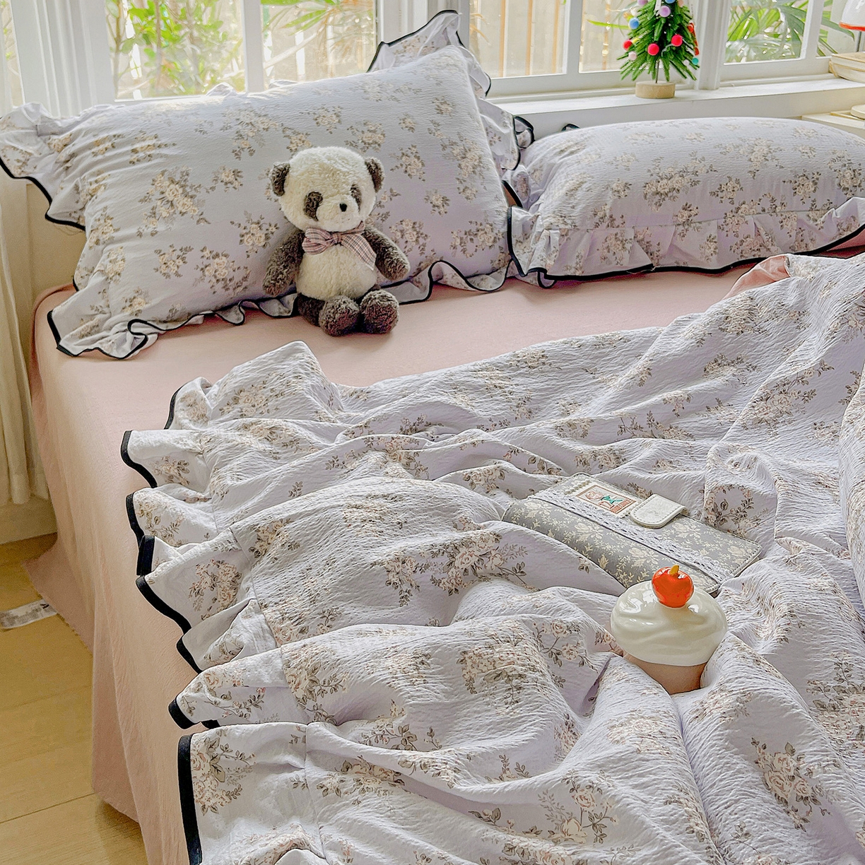 91家纺网 家纺一手货源 找家纺 暖芯优选 2025（优选）新款皱皱双层纱荷叶大花边夏被空调被夏凉被三件套 繁花入梦