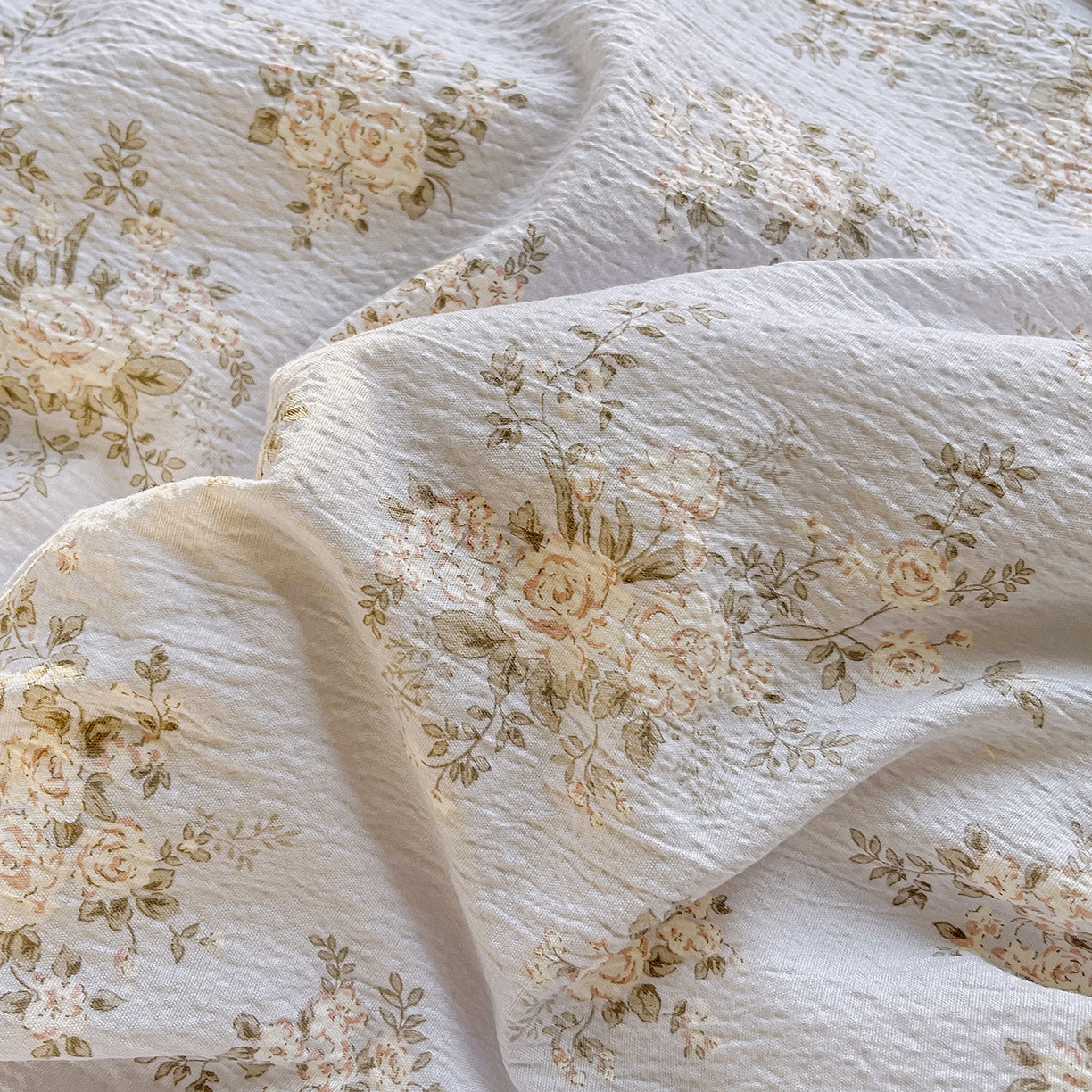 91家纺网 家纺一手货源 找家纺 暖芯优选 2025（优选）新款皱皱双层纱荷叶大花边夏被空调被夏凉被三件套 繁花入梦