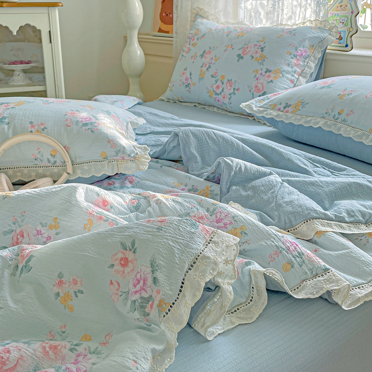 91家纺网 家纺一手货源 找家纺 暖芯优选 2025新款皱皱双层纱全棉花边夏被夏凉被空调被三件套 春天里