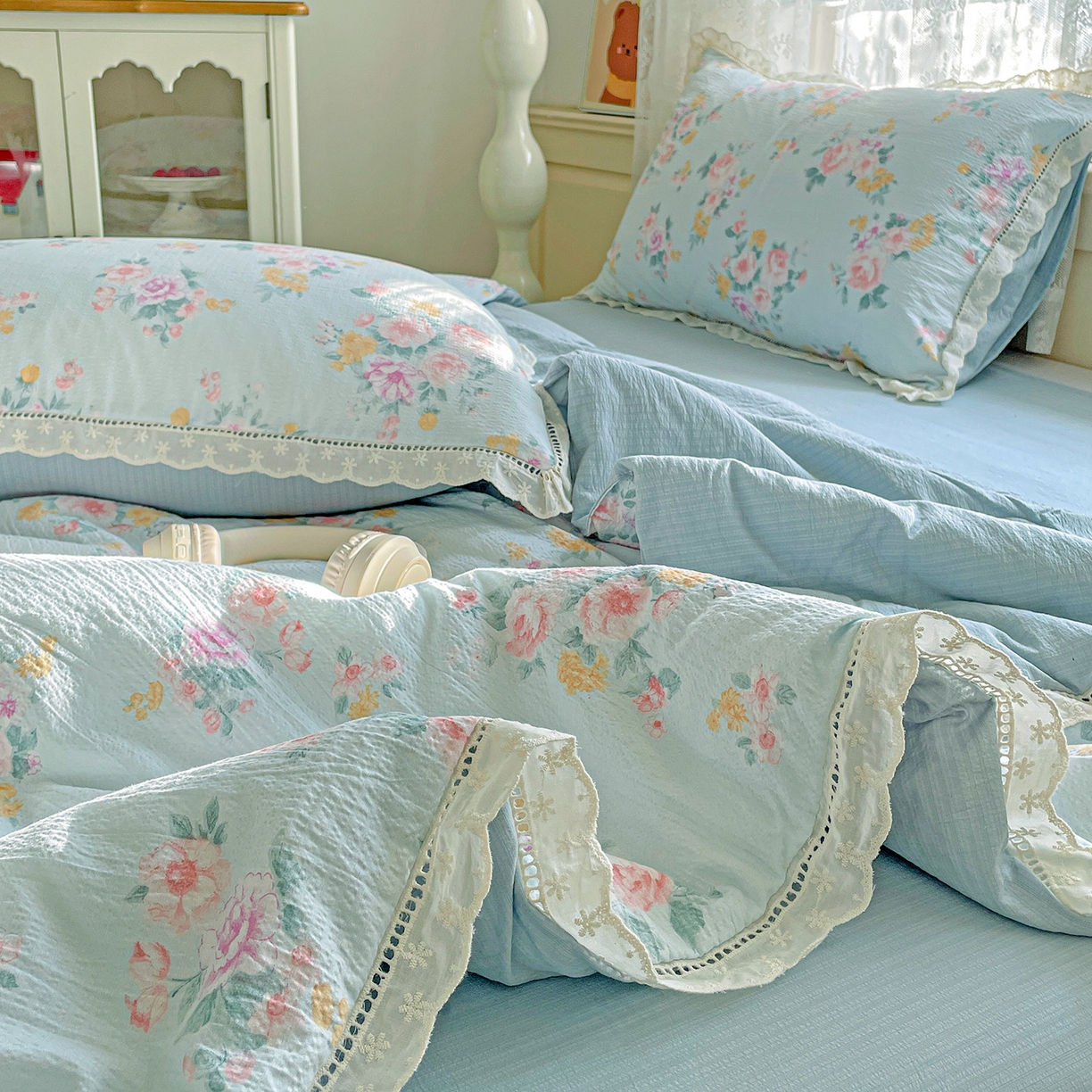 91家纺网 家纺一手货源 找家纺 暖芯优选 2025新款皱皱双层纱全棉花边夏被夏凉被空调被三件套 春天里