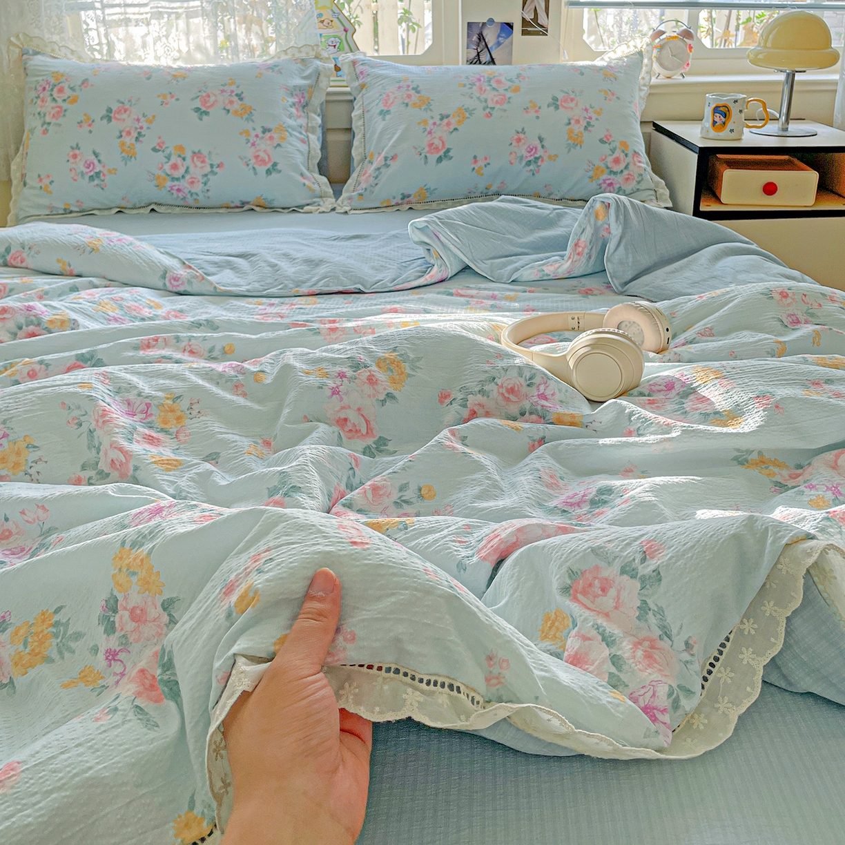 91家纺网 家纺一手货源 找家纺 暖芯优选 2025新款皱皱双层纱全棉花边夏被夏凉被空调被三件套 春天里