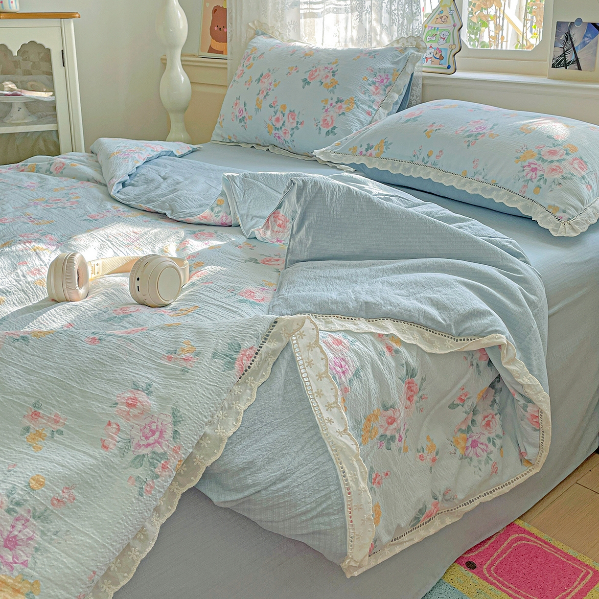 91家纺网 家纺一手货源 找家纺 暖芯优选 2025新款皱皱双层纱全棉花边夏被夏凉被空调被三件套 春天里