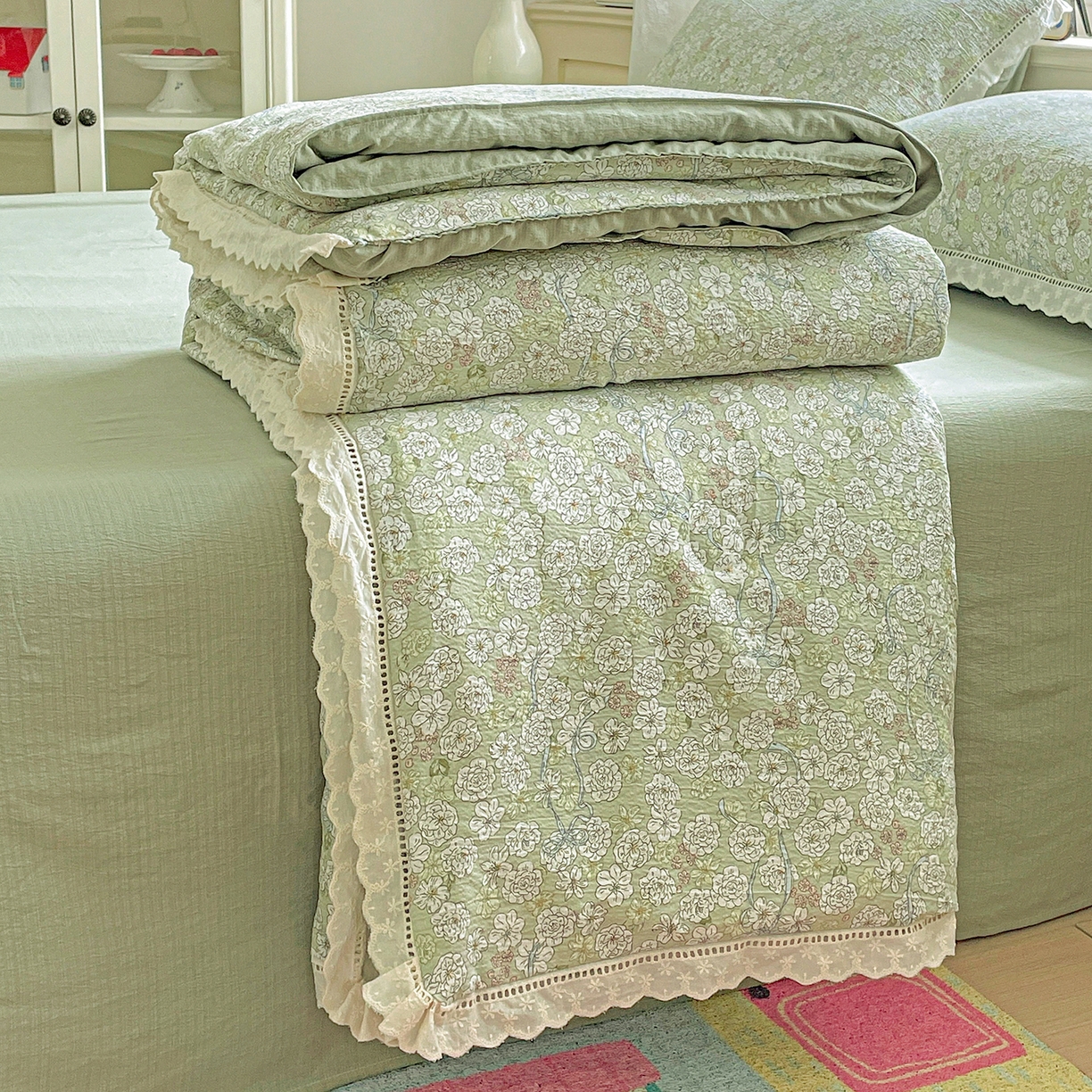 91家纺网 家纺一手货源 找家纺 暖芯优选 2025新款皱皱双层纱全棉花边夏被夏凉被空调被三件套 春晓