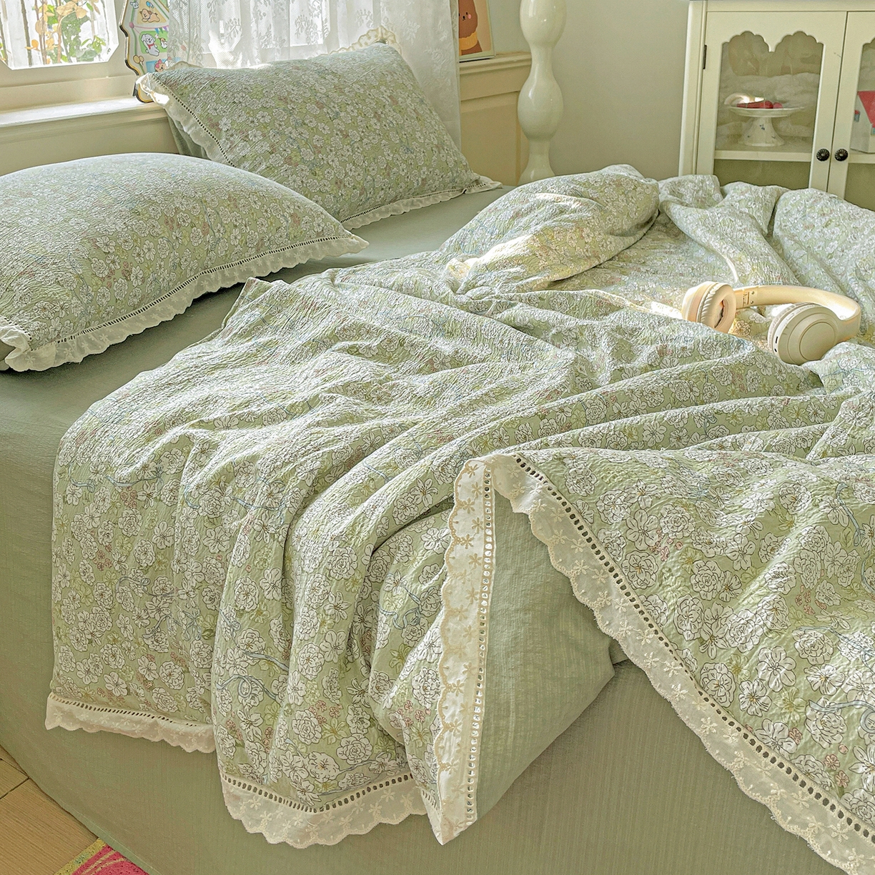 91家纺网 家纺一手货源 找家纺 暖芯优选 2025新款皱皱双层纱全棉花边夏被夏凉被空调被三件套 春晓