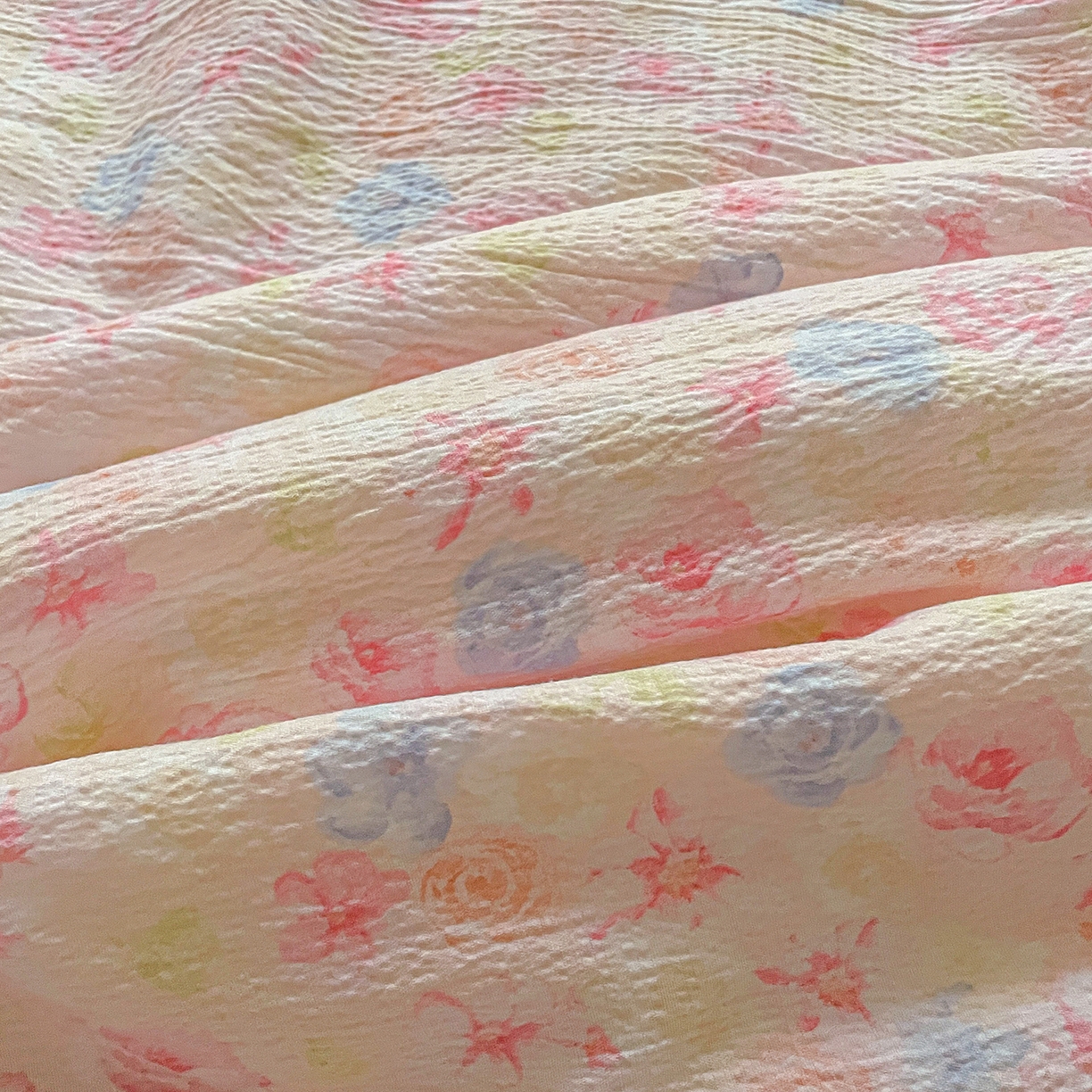 91家纺网 家纺一手货源 找家纺 暖芯优选 2025新款皱皱双层纱全棉花边夏被夏凉被空调被三件套 花涧