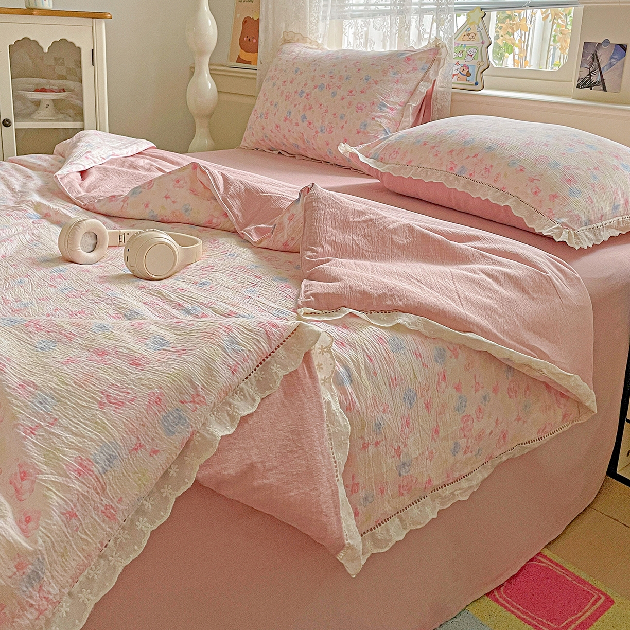 91家纺网 家纺一手货源 找家纺 暖芯优选 2025新款皱皱双层纱全棉花边夏被夏凉被空调被三件套 花涧