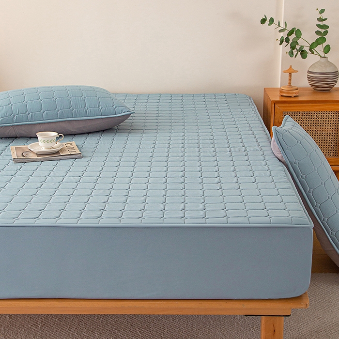 91家纺网 家纺一手货源 找家纺 锦眠 2025新款亲肤面包格夹棉床笠 蓝色