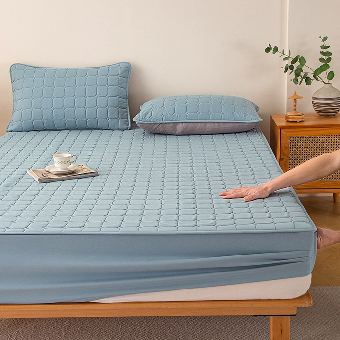 91家纺网 家纺一手货源 找家纺 锦眠 2025新款亲肤面包格夹棉床笠 蓝色