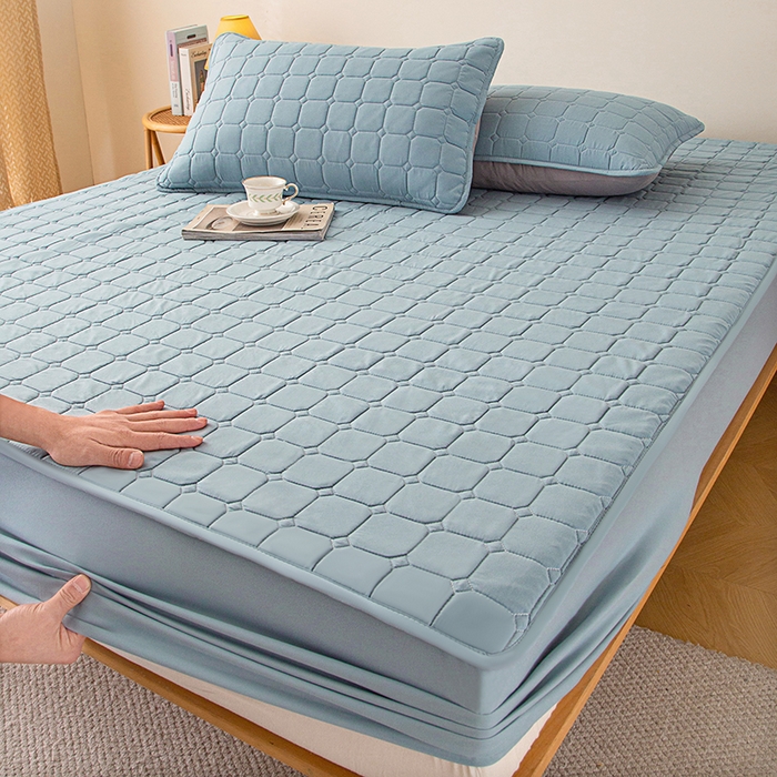 91家纺网 家纺一手货源 找家纺 锦眠 2025新款亲肤面包格夹棉床笠 蓝色