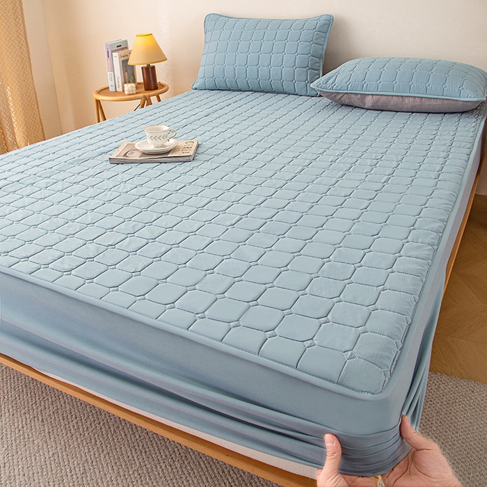 91家纺网 家纺一手货源 找家纺 锦眠 2025新款亲肤面包格夹棉床笠 蓝色