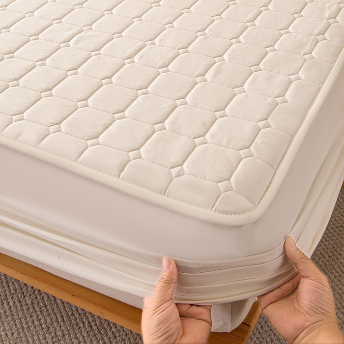 91家纺网 家纺一手货源 找家纺 锦眠 2025新款亲肤面包格夹棉床笠 白色