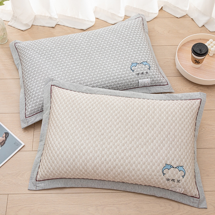 91家纺网 家纺一手货源 找家纺 织布人 2025新款夏季冰丝凉感冰豆豆枕套单品枕套枕套单件 组合图仅做展示