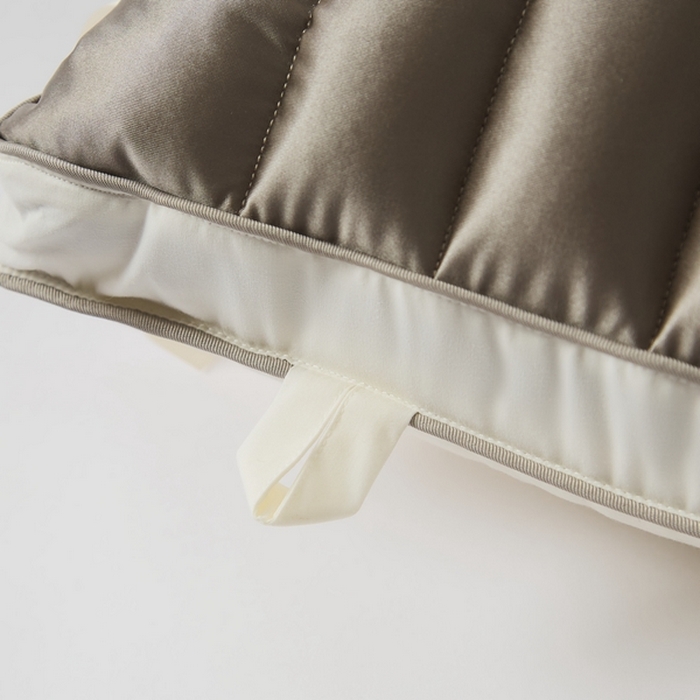 91家纺网 家纺一手货源 找家纺 境月2025新款锦氨黑苦荞麦枕 锦氨黑苦荞—灰高度（15-18cm)