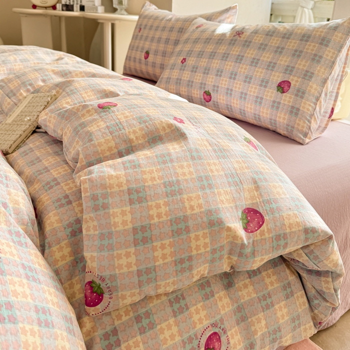 91家纺网 家纺一手货源 找家纺 韩巢家纺 2025热销新款云感双层纱单件被套-（提供卖家秀） 有草莓的地方