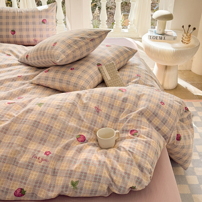 91家纺网 家纺一手货源 找家纺 韩巢家纺 2025热销新款云感双层纱单件被套-（提供卖家秀） 有草莓的地方