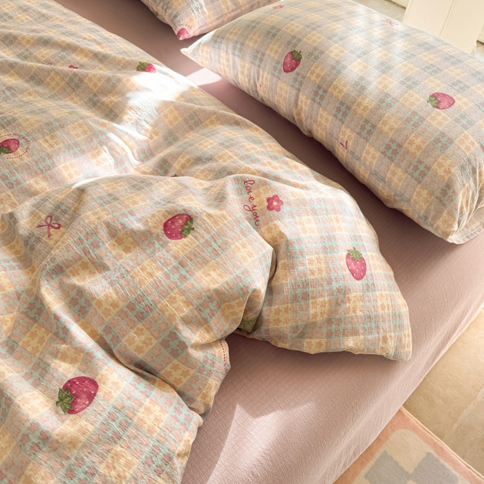 91家纺网 家纺一手货源 找家纺 韩巢家纺 2025热销新款云感双层纱单件被套-（提供卖家秀） 有草莓的地方