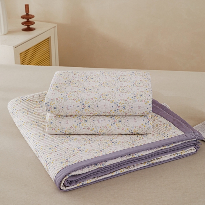 91家纺网 家纺一手货源 找家纺 莎果 2025春夏莫代尔印花高温砂洗床盖三件套四件套 花丛兔