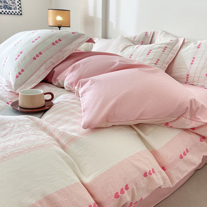 91家纺网 家纺一手货源 找家纺 小懒猪2025色织水洗棉提花四件套 爱心条粉