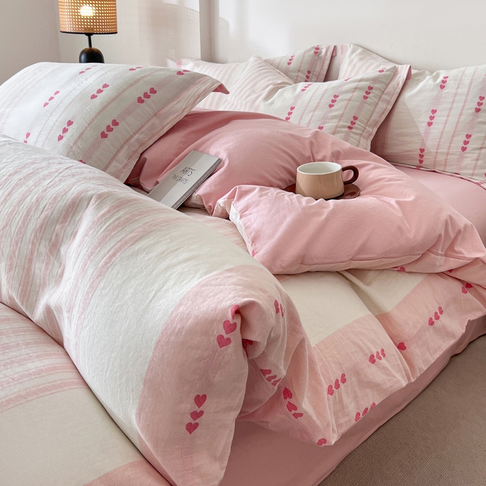 91家纺网 家纺一手货源 找家纺 小懒猪2025色织水洗棉提花四件套 爱心条粉