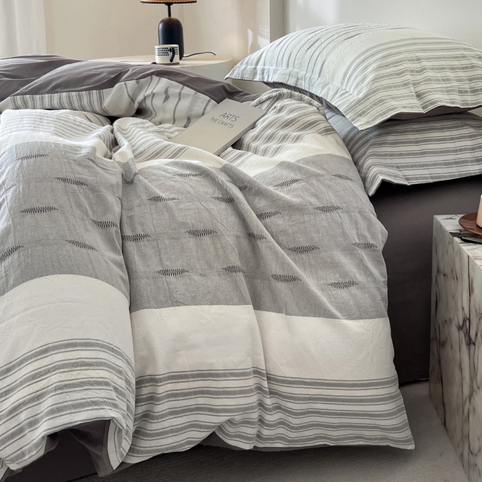 91家纺网 家纺一手货源 找家纺 小懒猪2025色织水洗棉提花四件套 小叶条灰