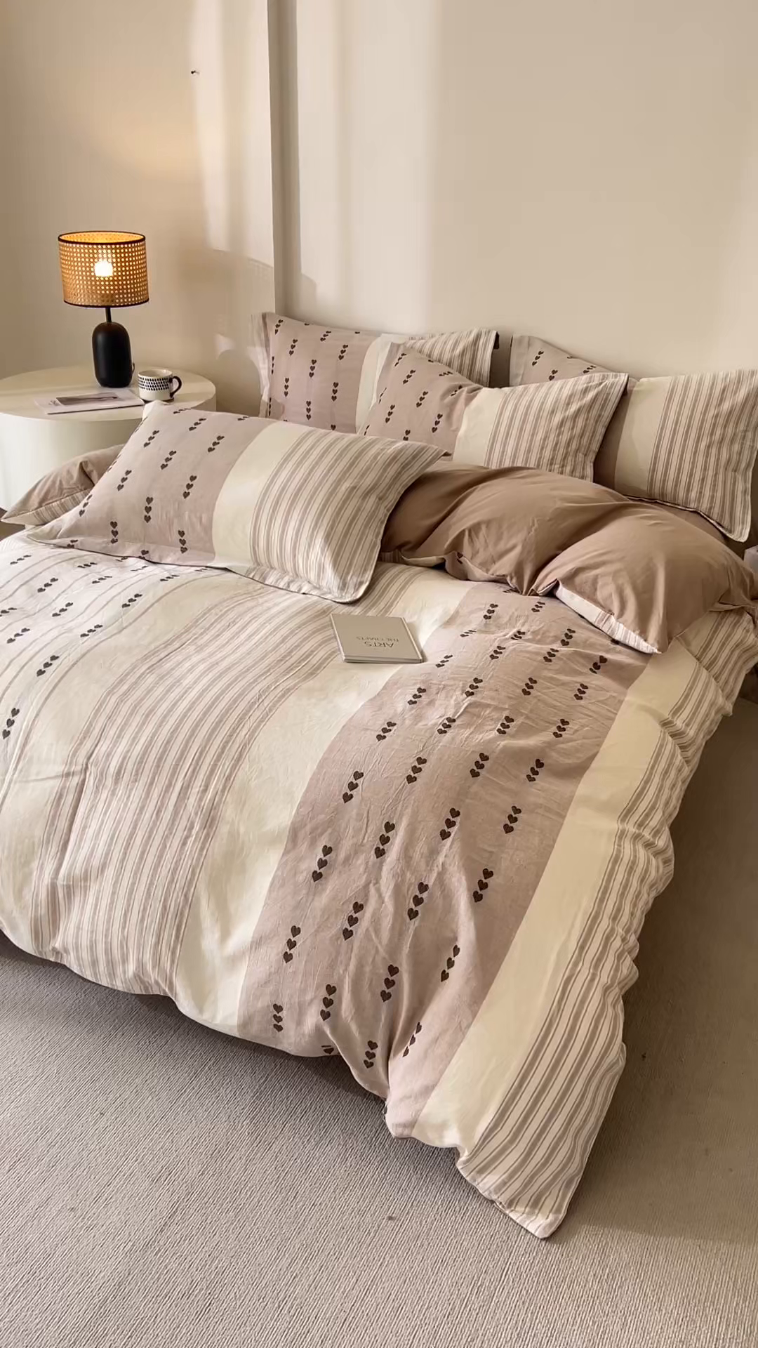 91家纺网 家纺一手货源 找家纺 小懒猪2025色织水洗棉提花四件套 爱心条咖