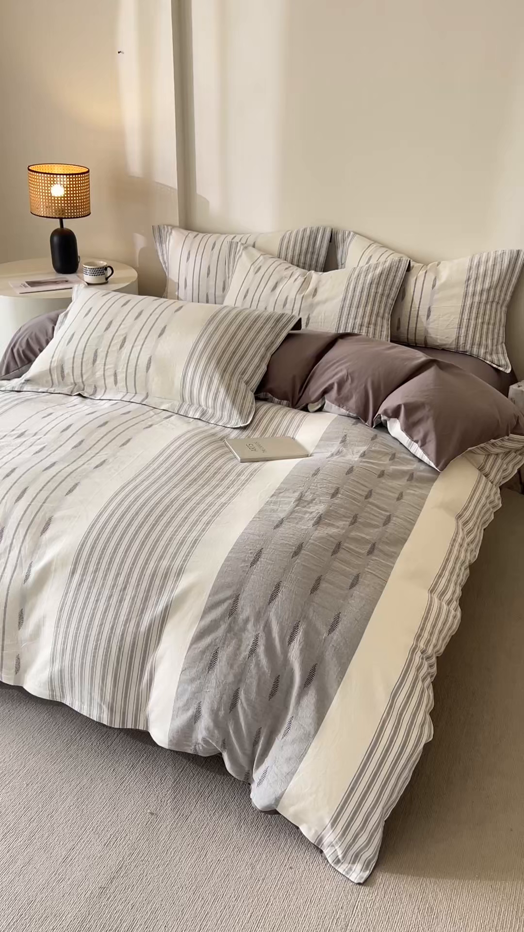 91家纺网 家纺一手货源 找家纺 小懒猪2025色织水洗棉提花四件套 小叶条灰