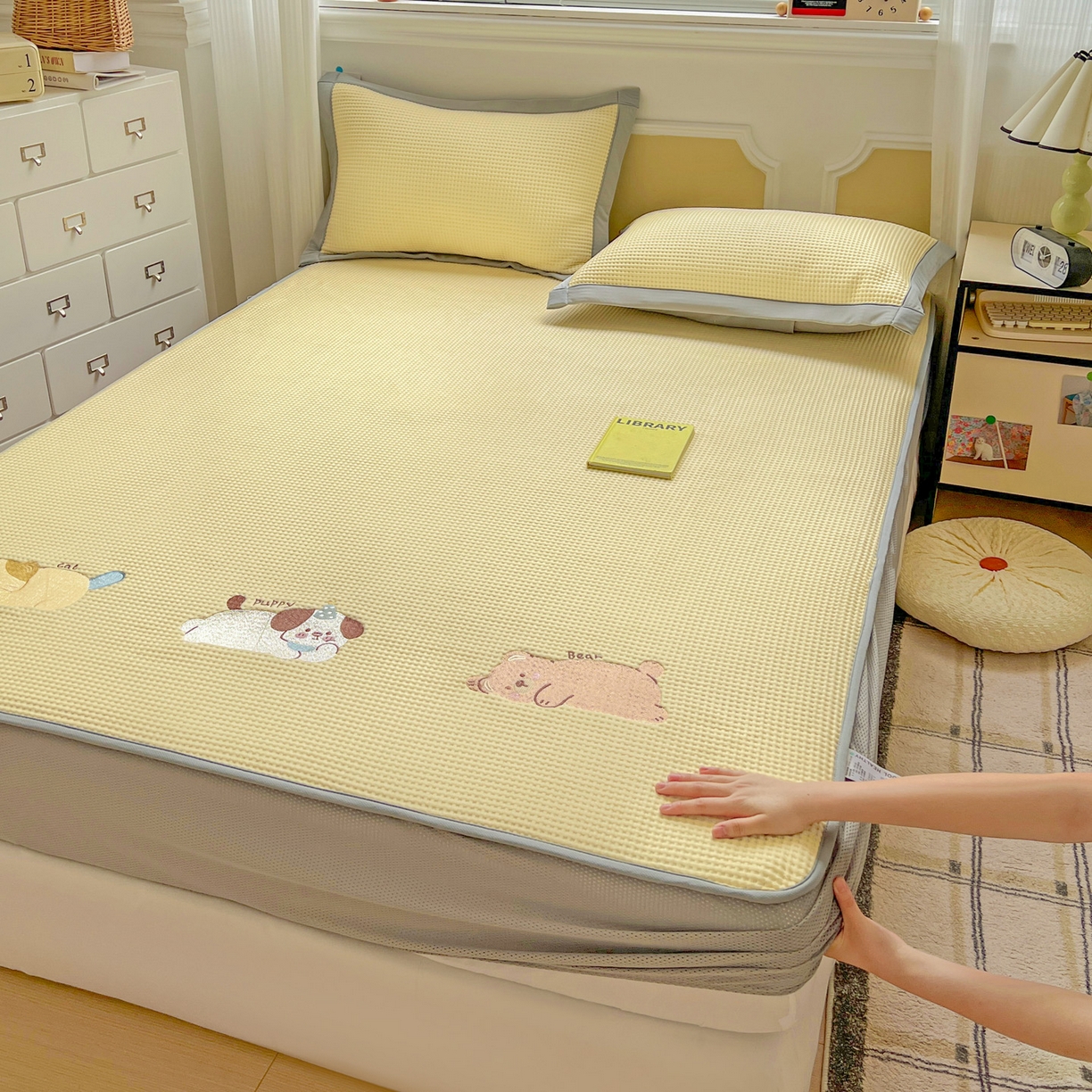 91家纺网 家纺一手货源 找家纺 （总）慕尚家纺 2025新款冰豆豆带有乙纶刺绣凉席席子床笠款