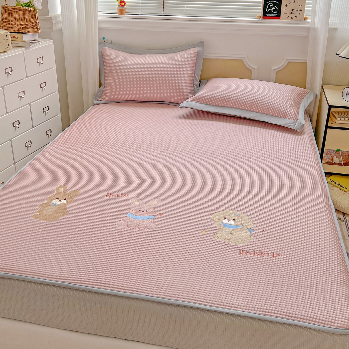 91家纺网 家纺一手货源 找家纺 慕尚家纺 2025新款冰豆豆带有乙纶刺绣凉席席子床笠款 太棒了的兔-粉 床笠款