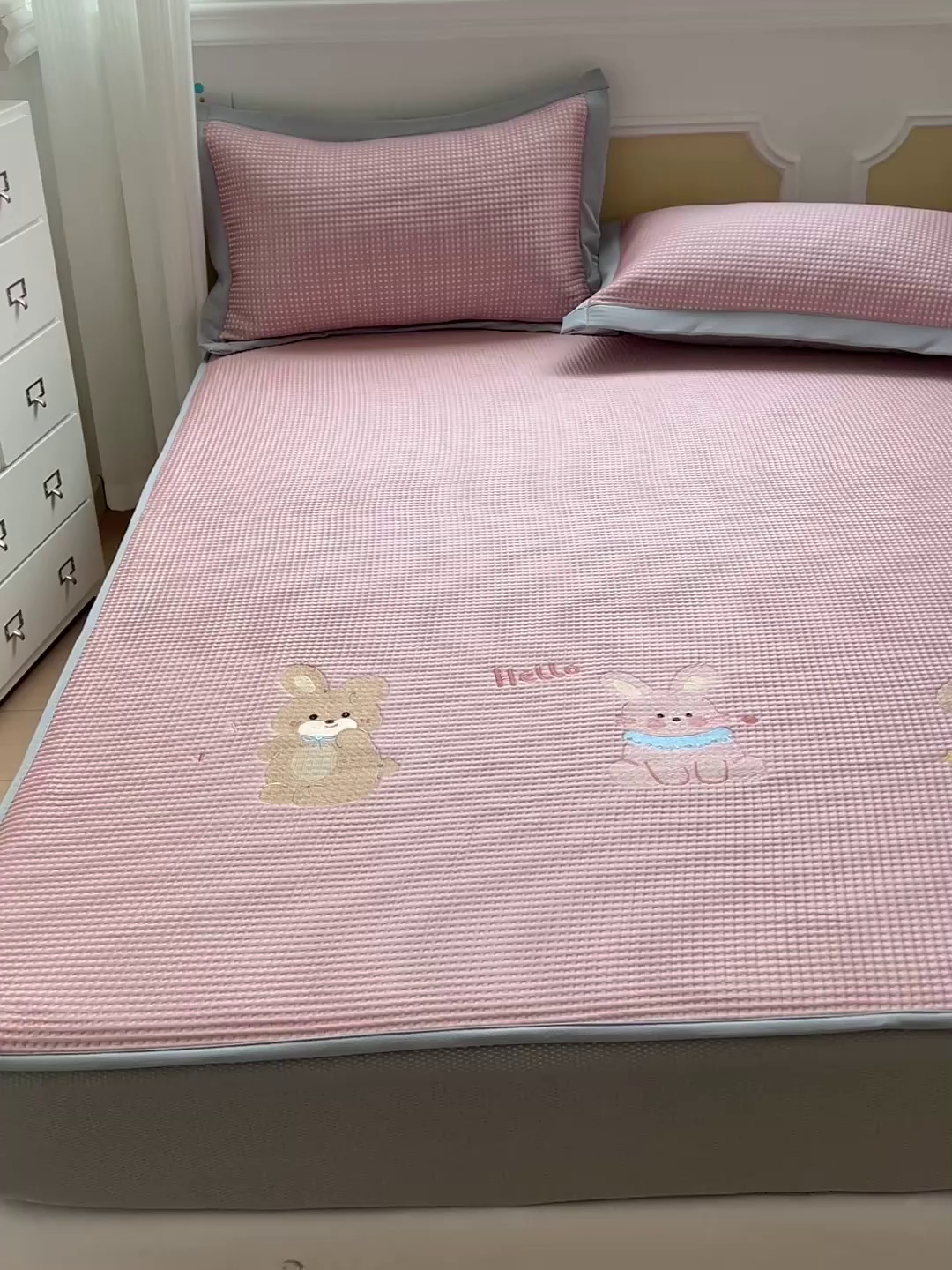 91家纺网 家纺一手货源 找家纺 慕尚家纺 2025新款冰豆豆带有乙纶刺绣凉席席子床笠款 太棒了的兔-粉 床笠款