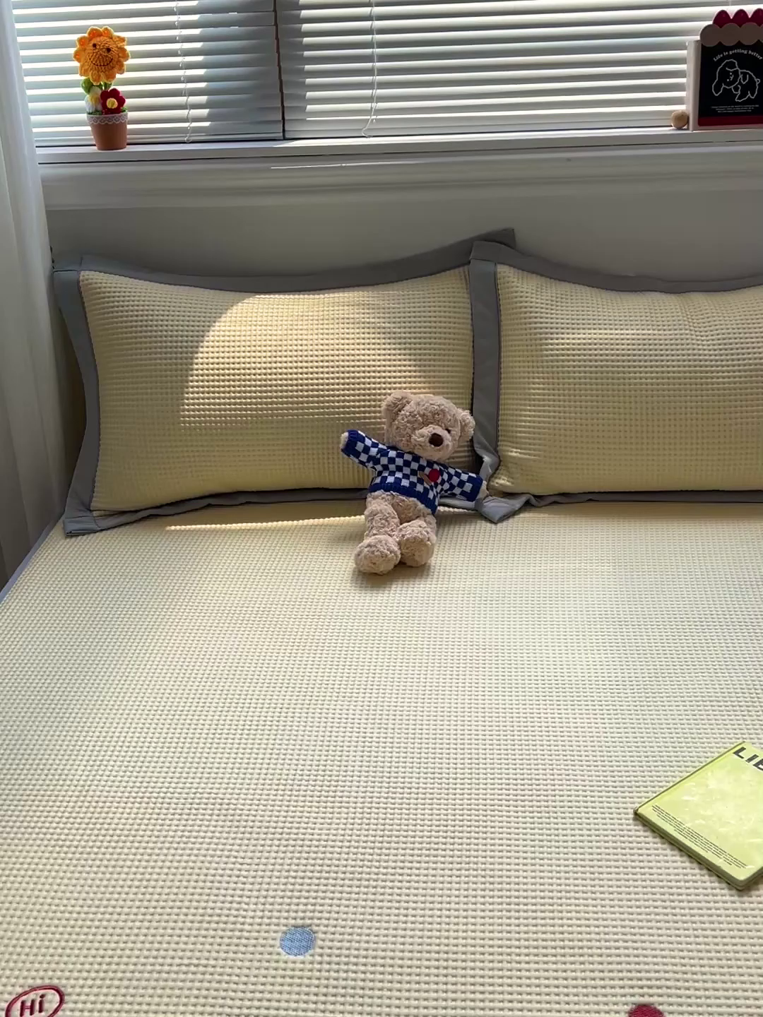 91家纺网 家纺一手货源 找家纺 慕尚家纺 2025新款冰豆豆带有乙纶刺绣凉席席子床笠款 派对熊 床笠款