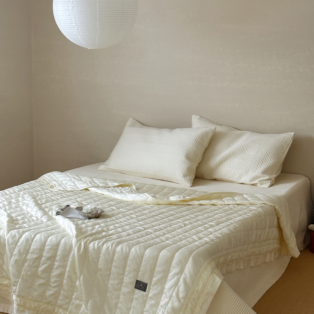 91家纺网 家纺一手货源 找家纺 汇庭 2025新款荷叶被自然床盖系列 荷叶白（自然白）