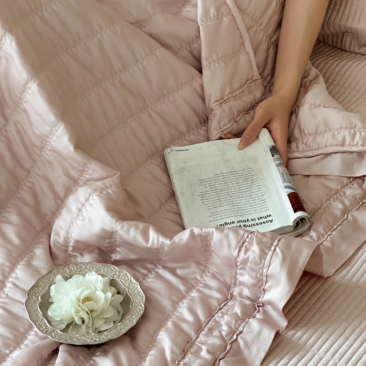 91家纺网 家纺一手货源 找家纺 汇庭 2025新款荷叶被自然床盖系列 荷叶粉（自然粉）