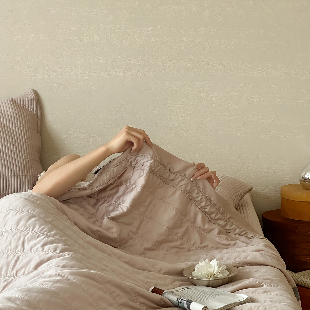 91家纺网 家纺一手货源 找家纺 汇庭 2025新款荷叶被自然床盖系列 荷叶咖（自然咖）
