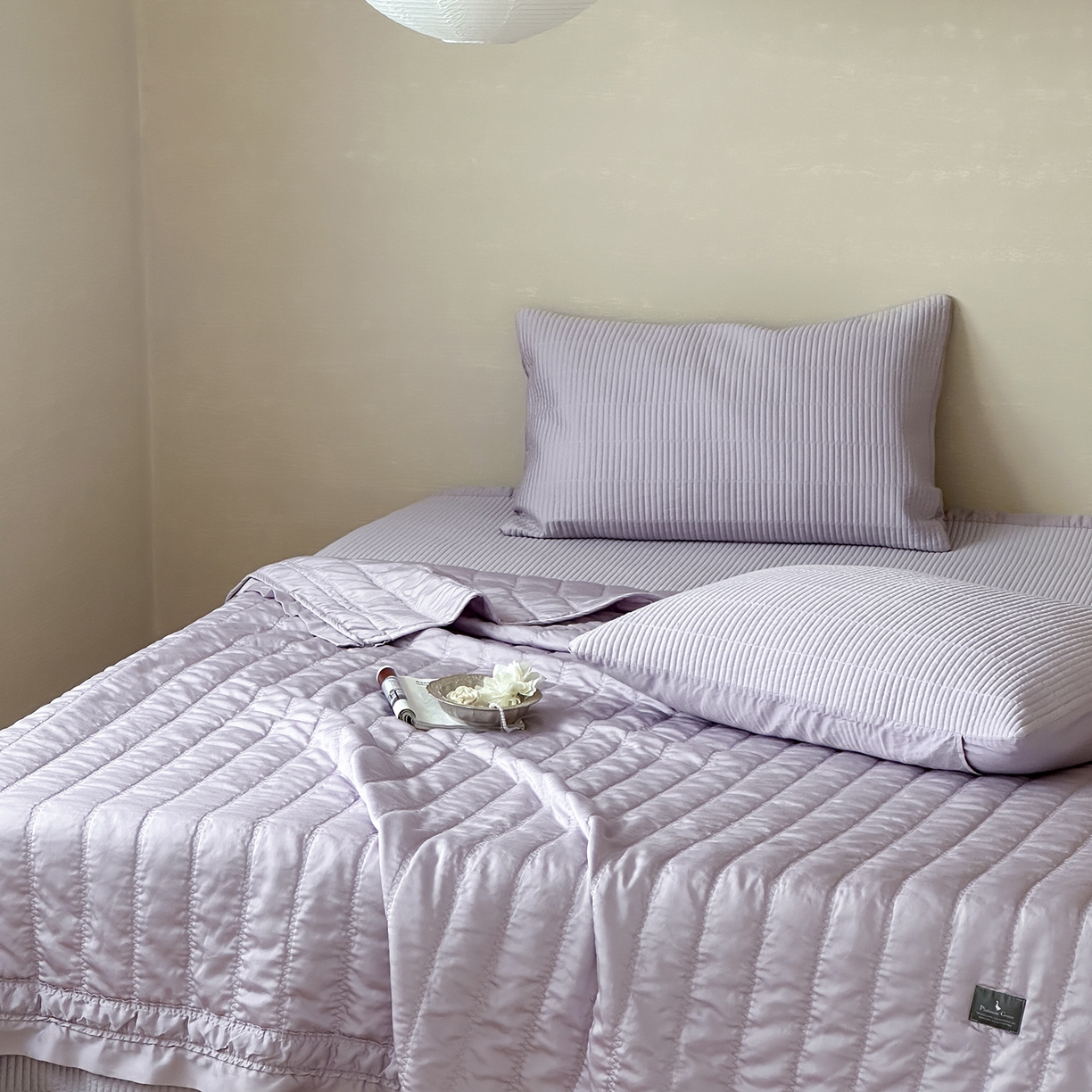 91家纺网 家纺一手货源 找家纺 汇庭 2025新款荷叶被自然床盖系列 荷叶紫（自然紫）