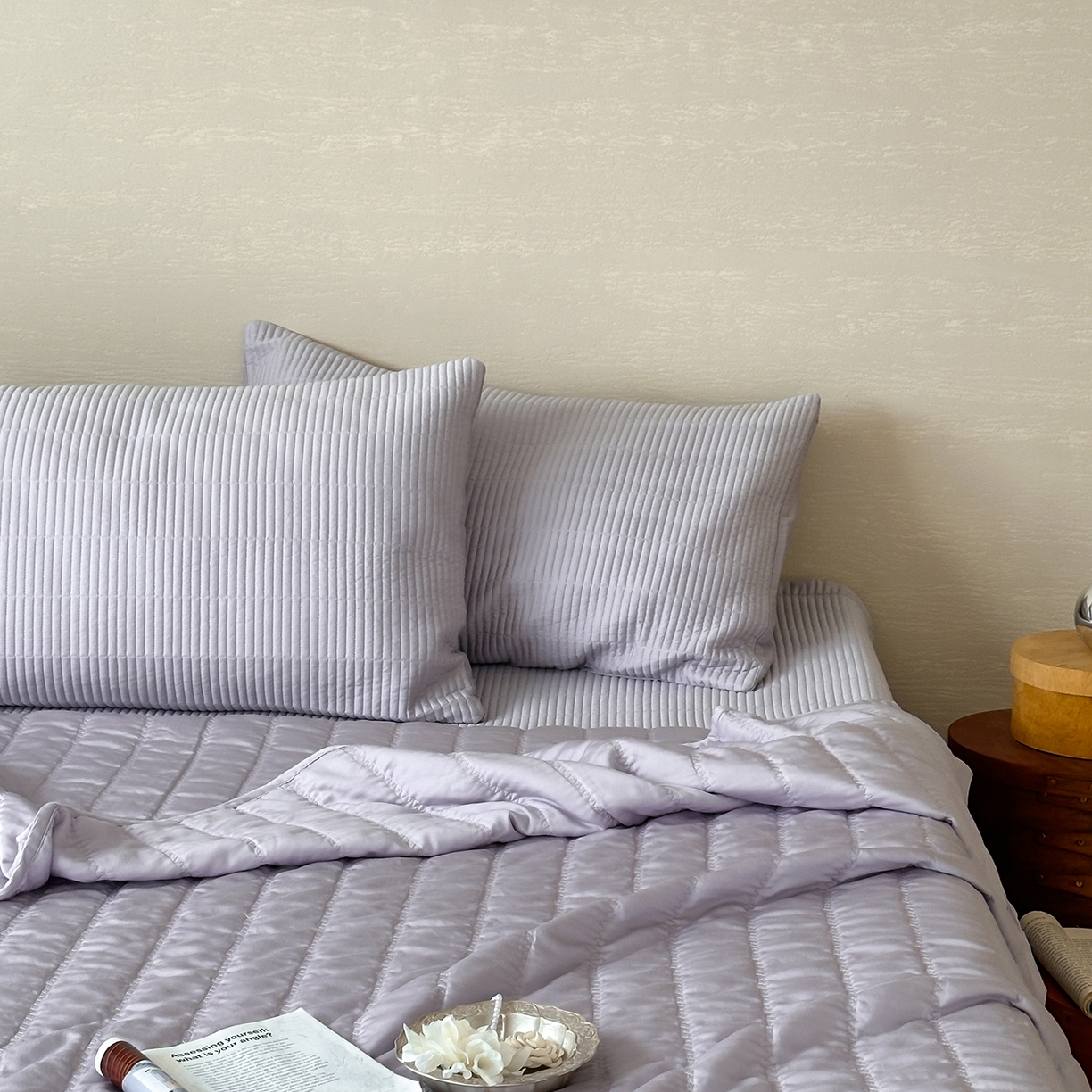 91家纺网 家纺一手货源 找家纺 汇庭 2025新款荷叶被自然床盖系列 荷叶紫（自然紫）