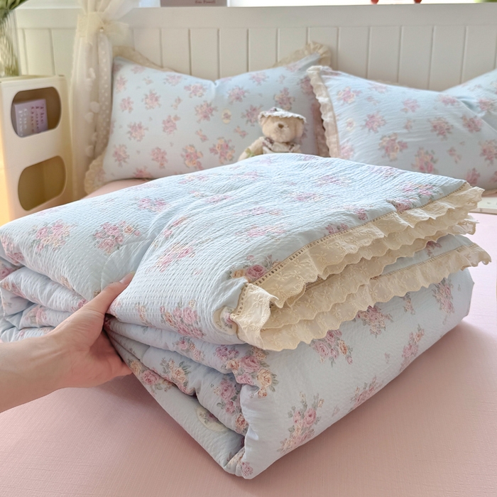 91家纺网 家纺一手货源 找家纺 丽美人家纺 2025新款韩版花边皱皱纱夏被四件套 铃兰